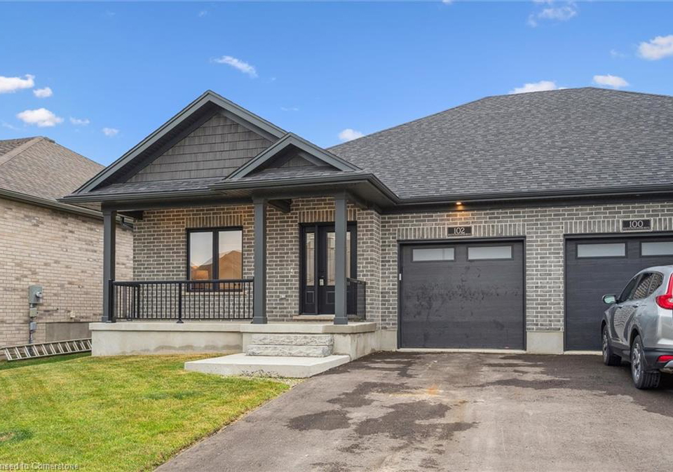 102-south-parkwood-boulevard-elmira-ontario-40742052