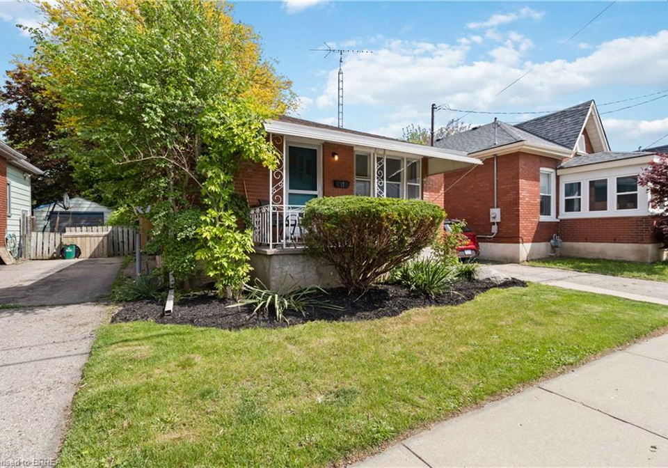 17-salisbury-avenue-brantford-ontario-40742333