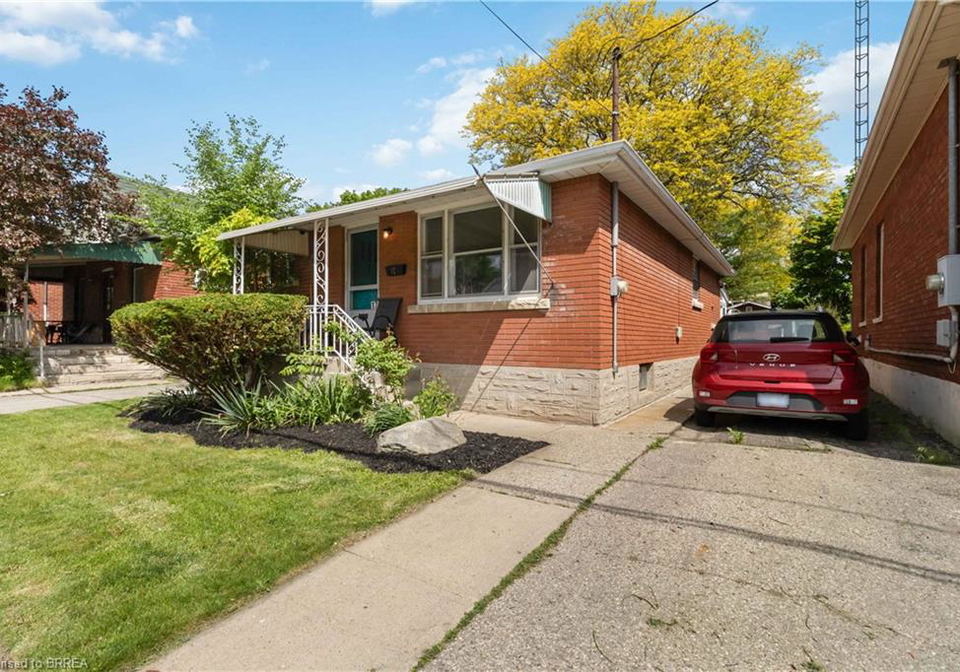 17-salisbury-avenue-brantford-ontario-40742333