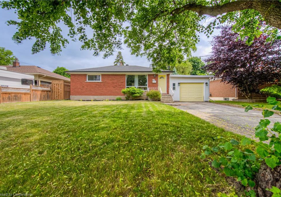 10-sycamore-drive-brantford-ontario-40742596