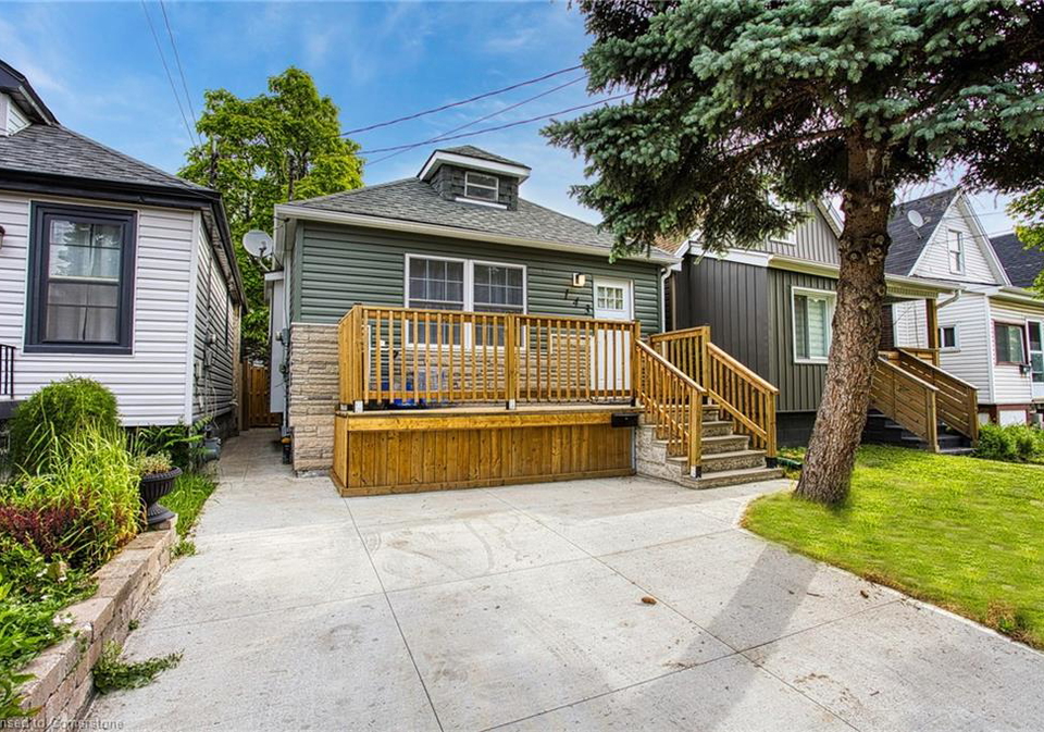 143-mcanulty-boulevard-hamilton-ontario-40742645
