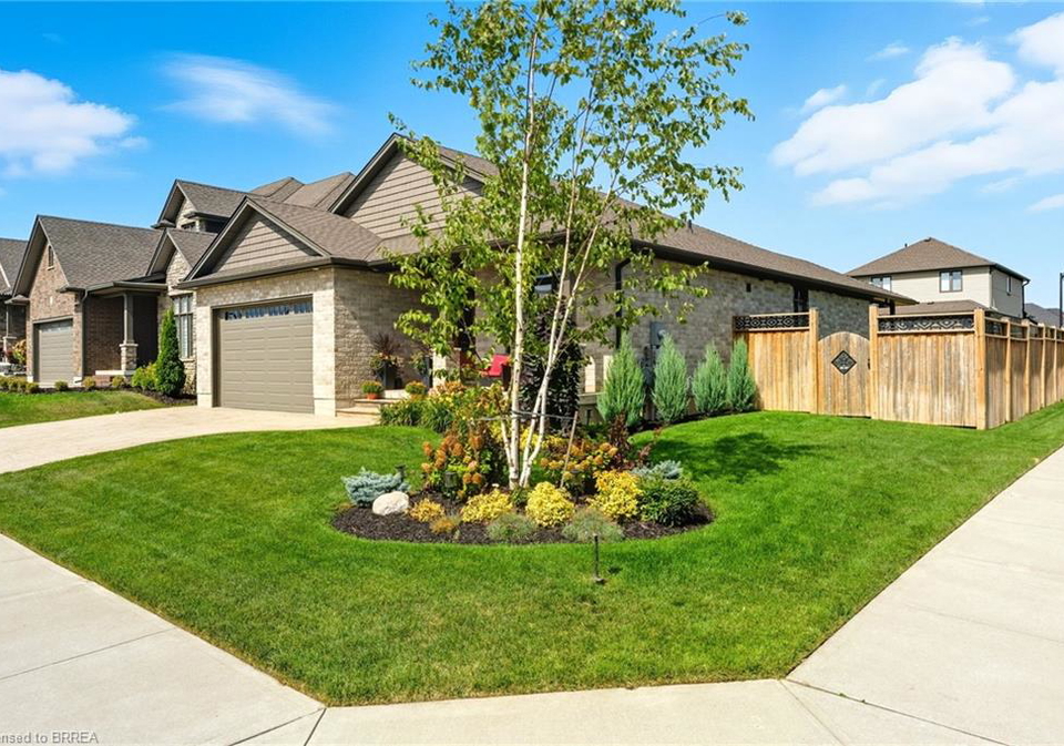 20-masters-lane-paris-ontario-40742675
