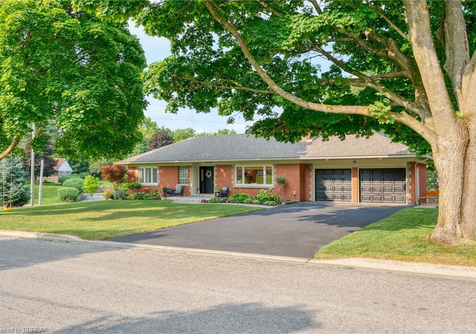 26-simcoe-boulevard-simcoe-ontario-40742690