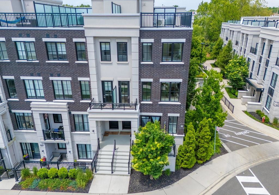 657-cricklewood-drive-mississauga-ontario-40742724