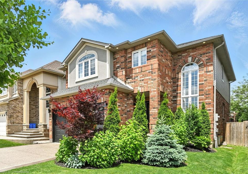 123-armour-crescent-ancaster-ontario-40742796