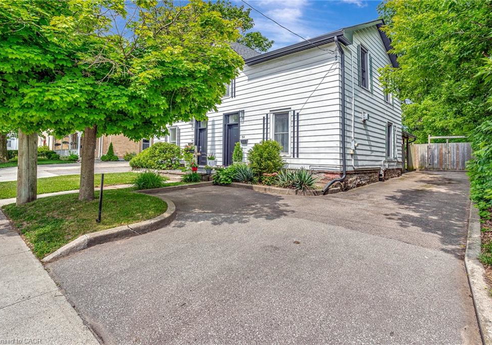 154-st-andrews-street-cambridge-ontario-40742871