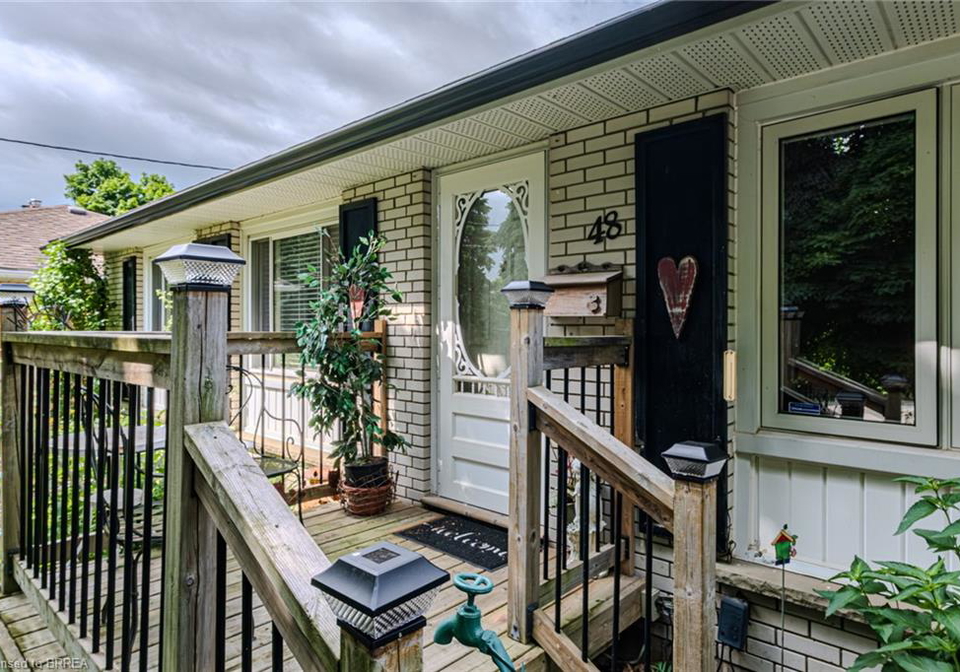 48-market-street-paris-ontario-40742886