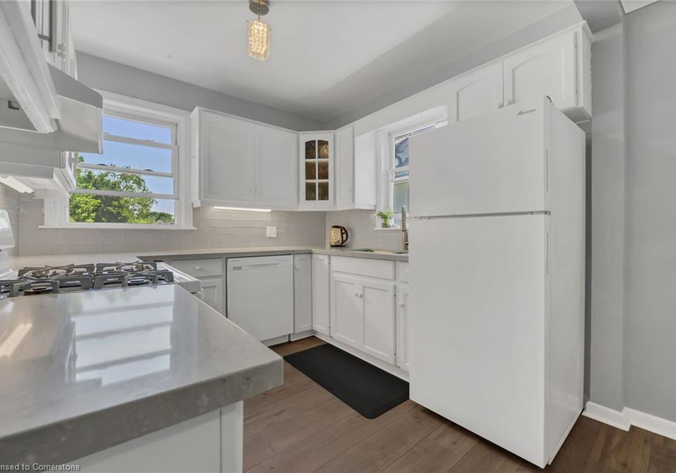 130-york-road-dundas-ontario-40742896