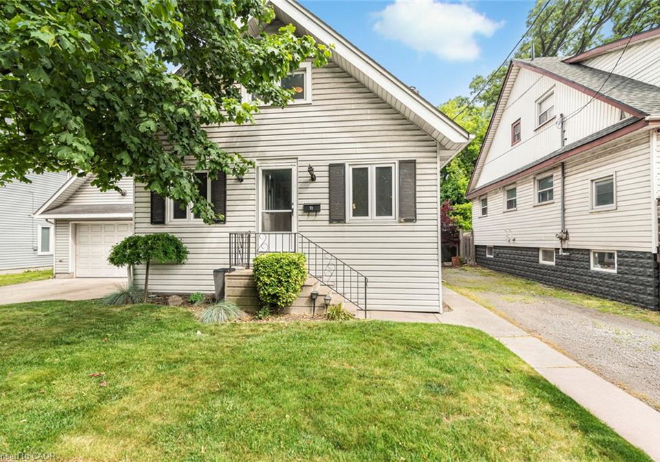 11-grafton-avenue-hamilton-ontario-40742900
