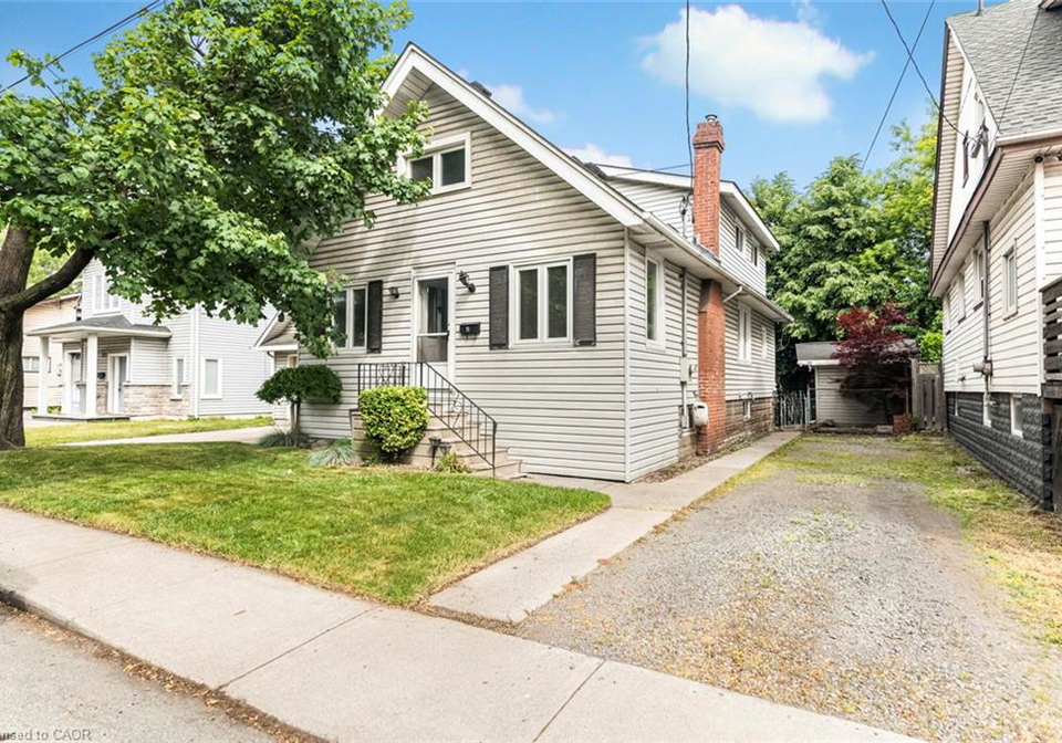 11-grafton-avenue-hamilton-ontario-40742900