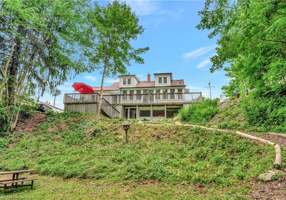 84-queensway-street-e-simcoe-ontario-40742955