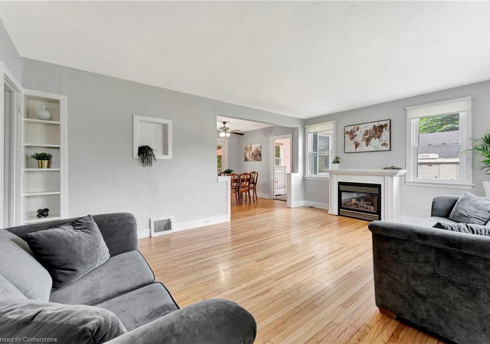 84-queensway-street-e-simcoe-ontario-40742955