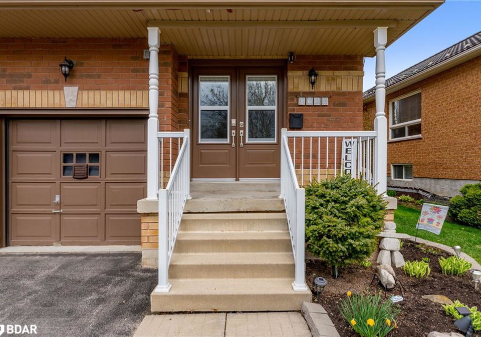 110-mowat-crescent-georgetown-ontario-40743003