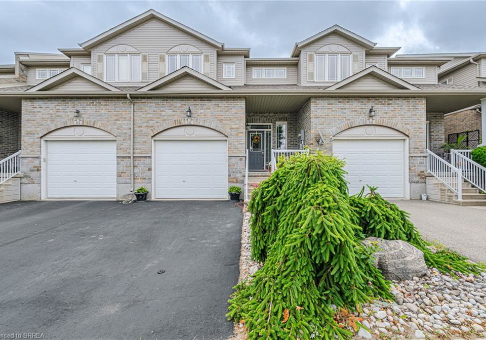 12-rowe-lane-paris-ontario-40743089