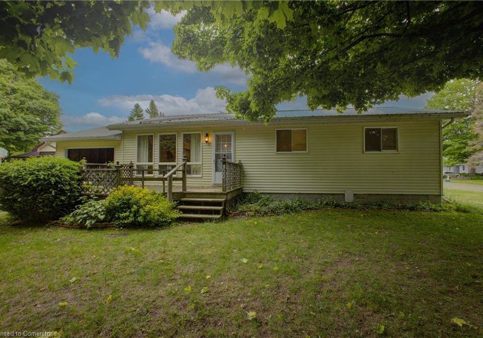 300-sauk-court-point-clark-ontario-40743149
