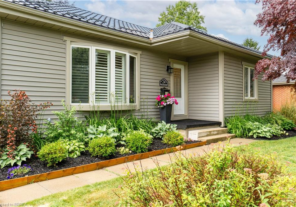 24-hillier-crescent-brantford-ontario-40743214