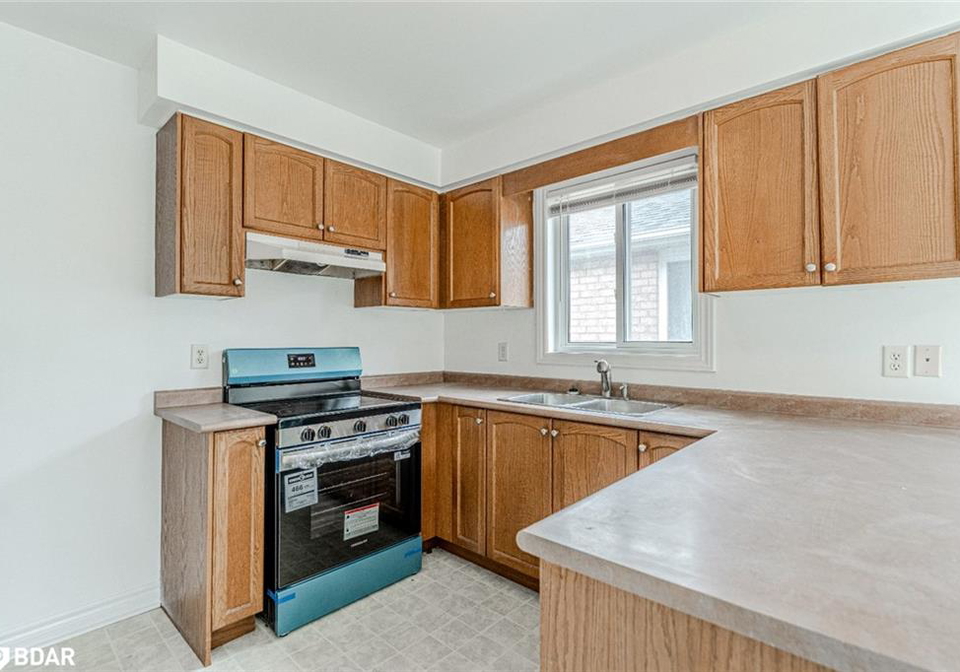 38-reynolds-lane-barrie-ontario-40743241