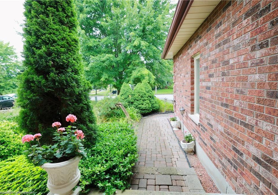 172-woodbend-crescent-waterloo-ontario-40743259