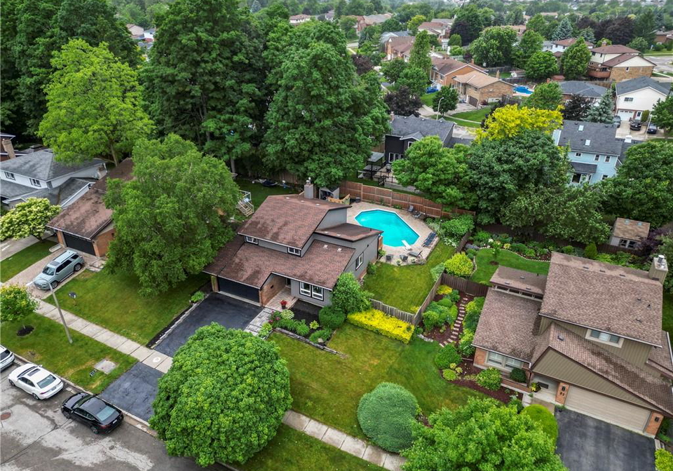 23-greenbough-court-kitchener-ontario-40743484