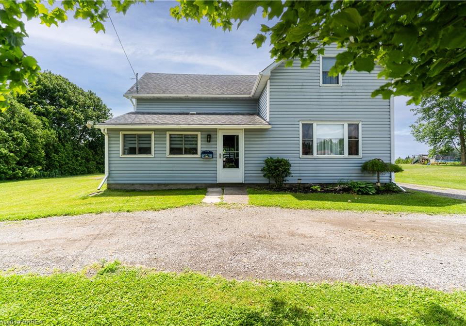 1494-norfolk-county-road-19-windham-ontario-40743547