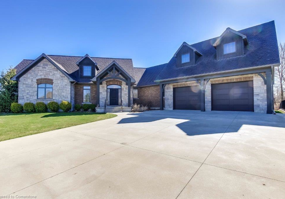 35-viola-court-delhi-ontario-40743699
