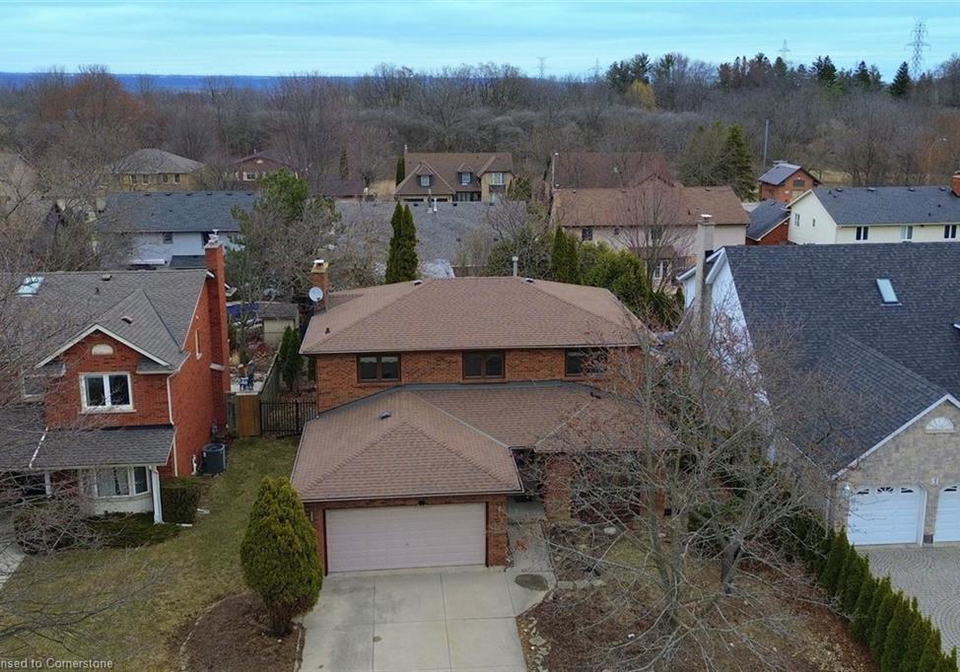35-daffodil-crescent-hamilton-ontario-40743731
