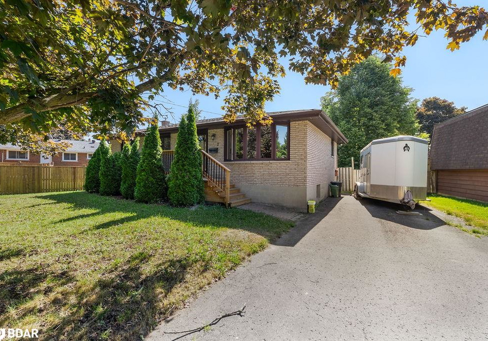 2-roselyn-court-lindsay-ontario-40743742