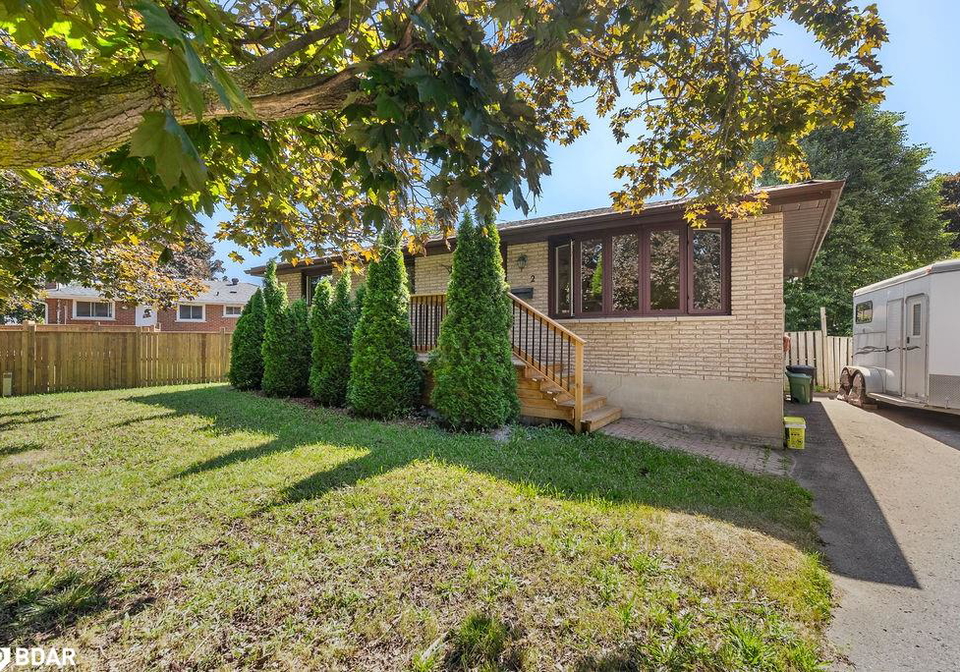 2-roselyn-court-lindsay-ontario-40743742