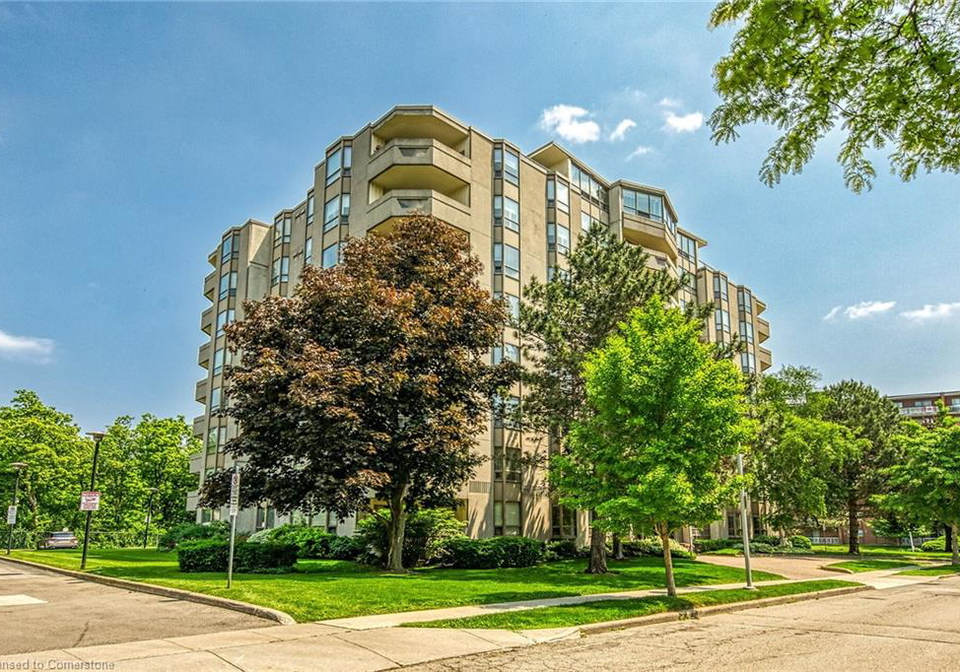8-village-green-stoney-creek-ontario-40743861