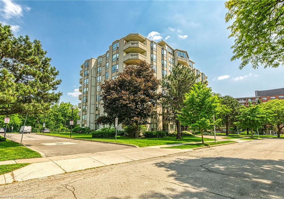 8-village-green-stoney-creek-ontario-40743861