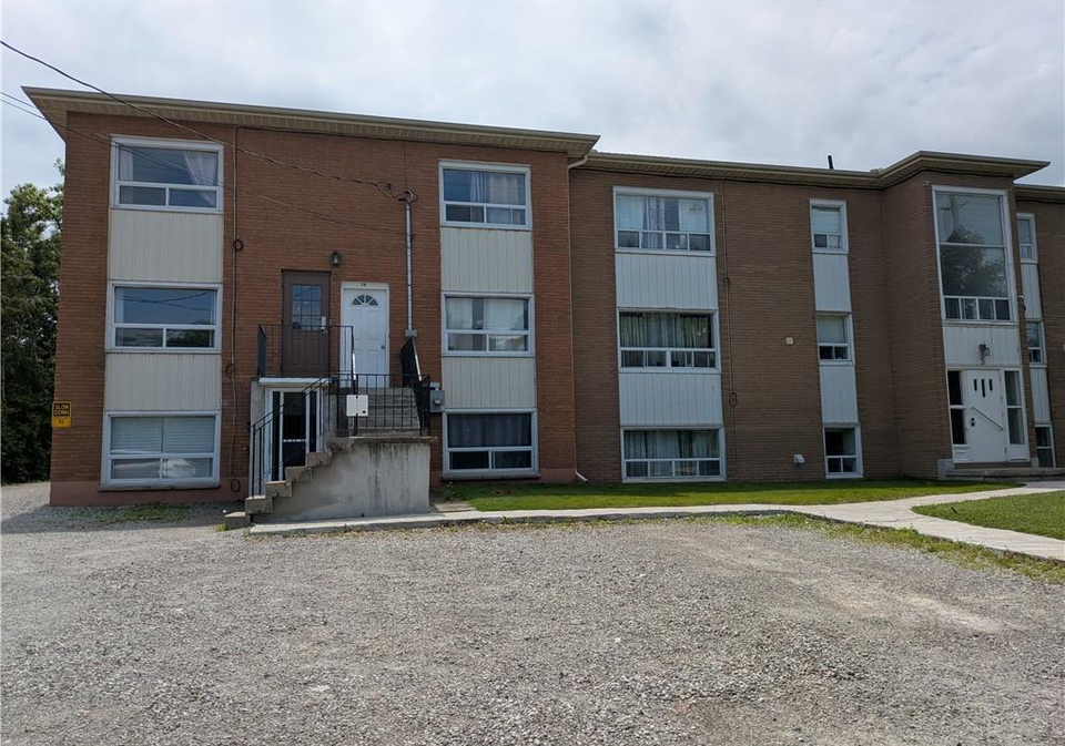 3-5-olive-street-grimsby-ontario-40743952