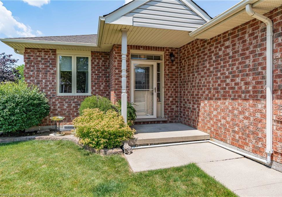 36-twentyplace-boulevard-glanbrook-ontario-40744017