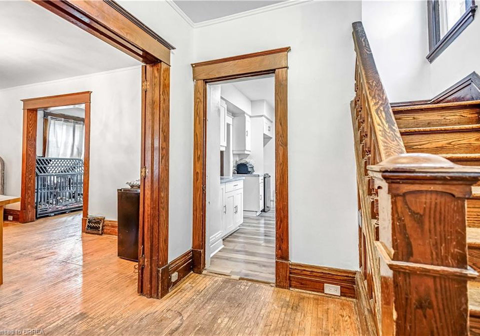 94-peel-street-brantford-ontario-40744082