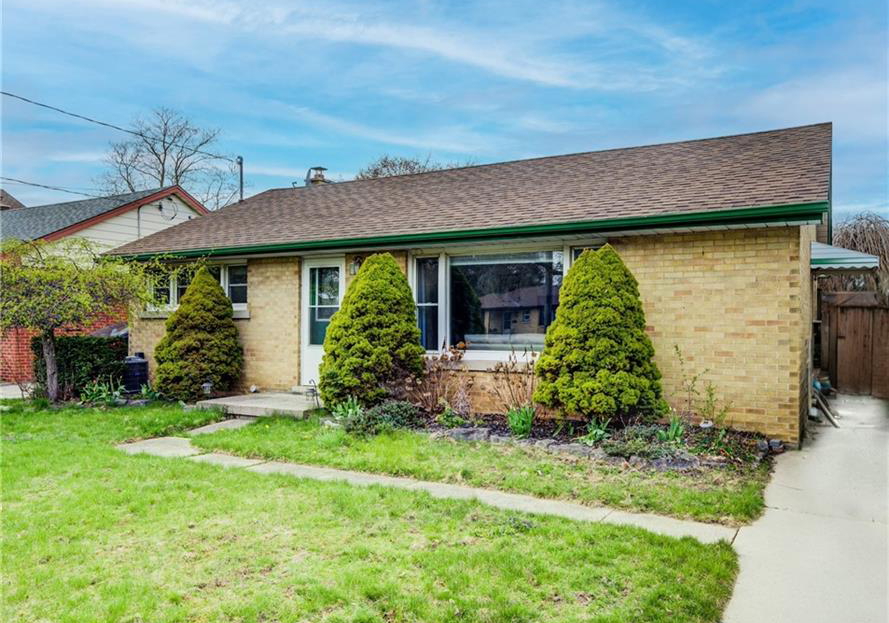 74-chelsea-road-kitchener-ontario-40744116