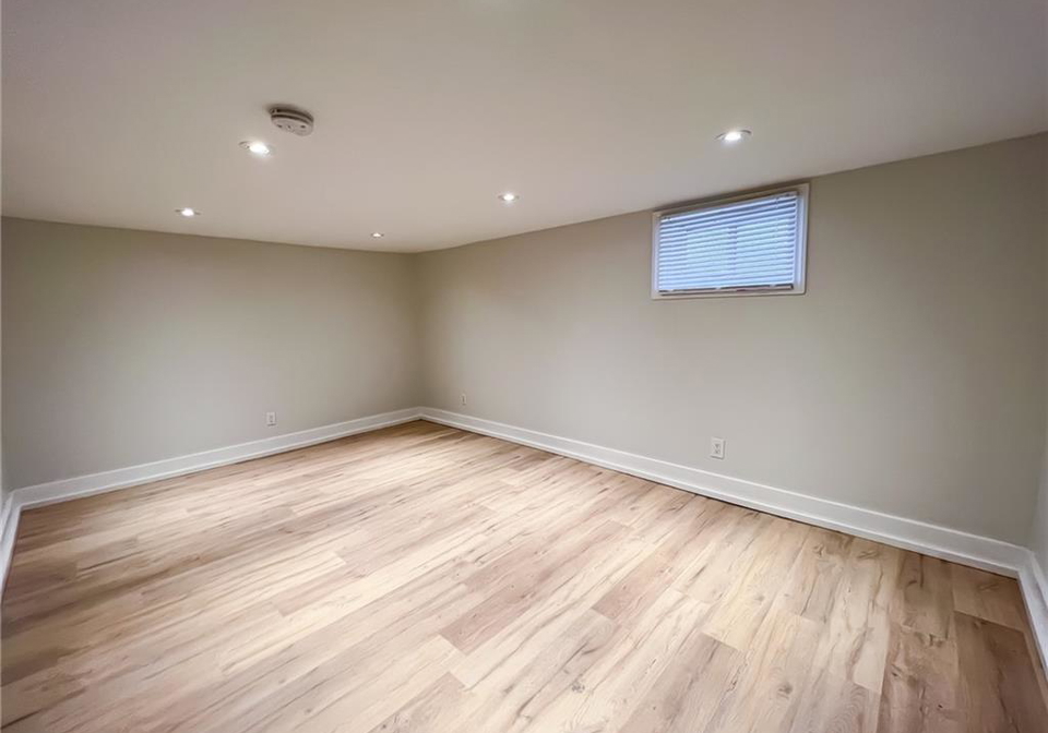 801-main-street-e-hamilton-ontario-40744149
