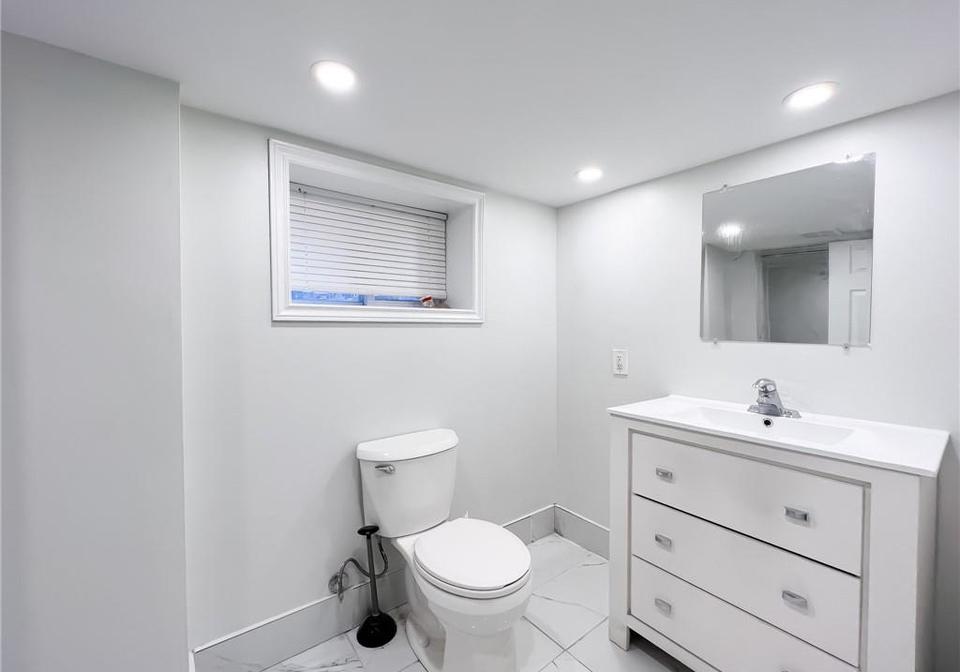 801-main-street-e-hamilton-ontario-40744149
