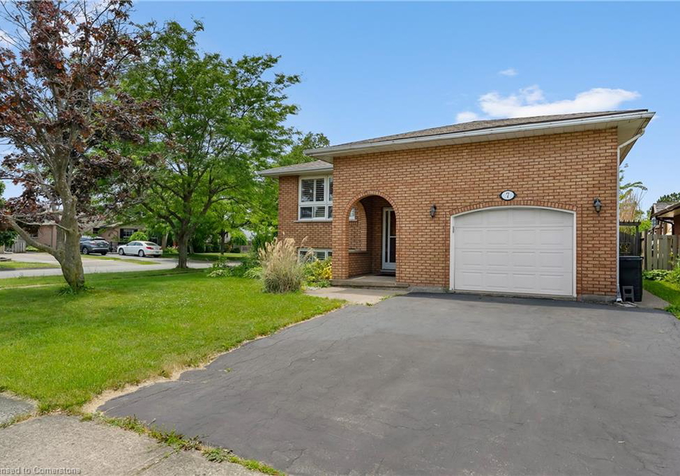 7-canora-court-welland-ontario-40744286