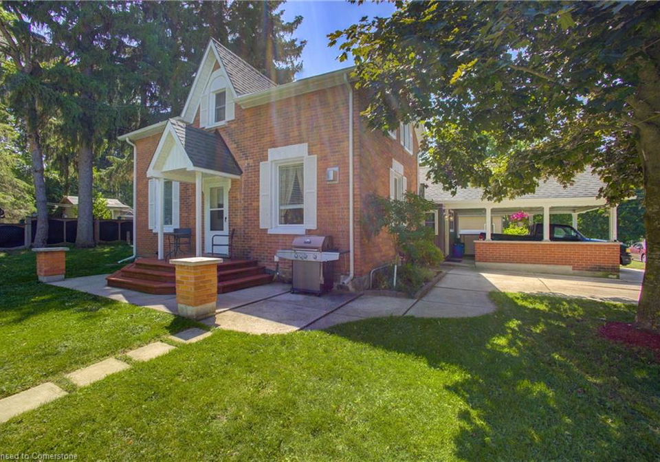2017-albert-street-gorrie-ontario-40744306