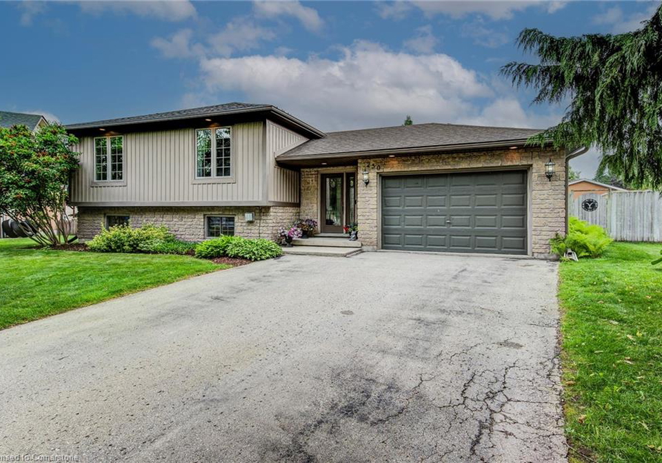 250-justins-place-mount-forest-ontario-40744337