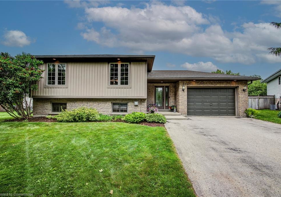 250-justins-place-mount-forest-ontario-40744337