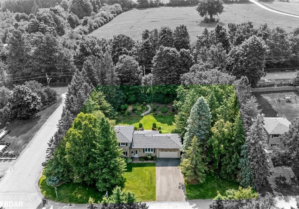 19-wesley-crescent-wellington-ontario-40744403