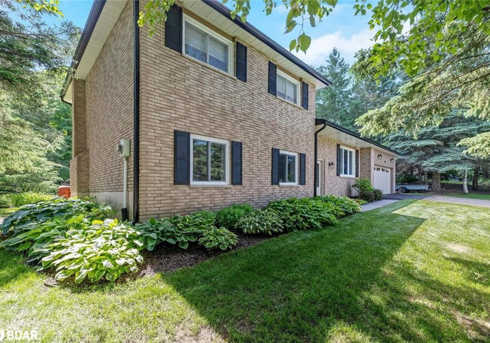 19-wesley-crescent-wellington-ontario-40744403