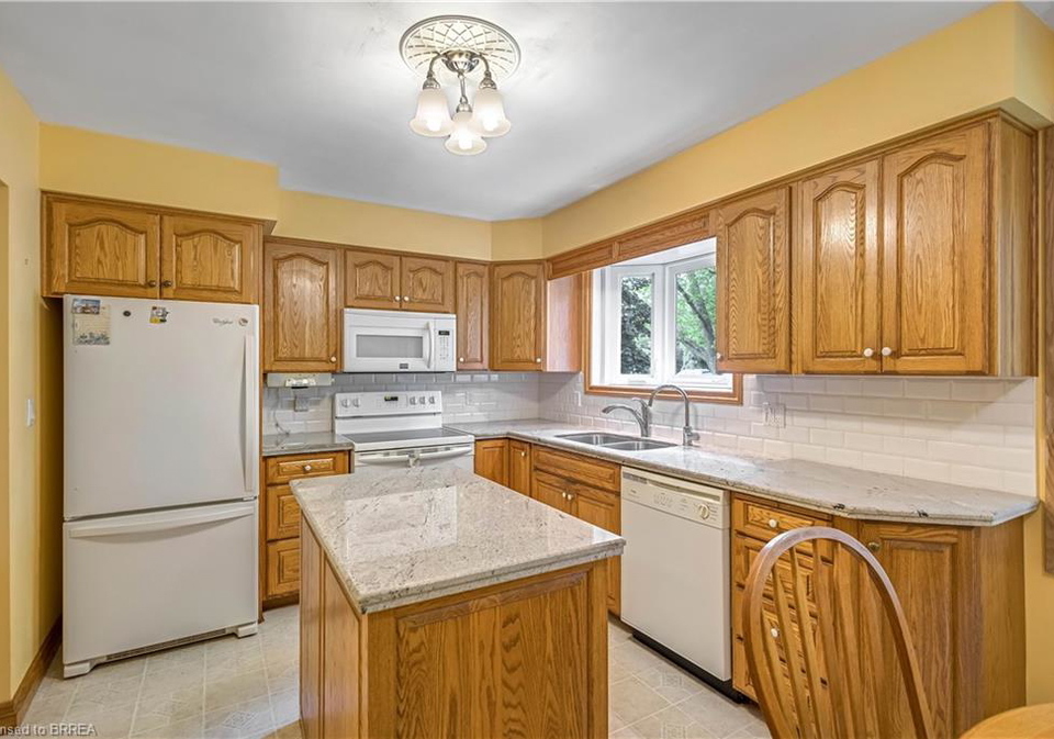 2246-county-line-74-haldimand-county-ontario-40744572