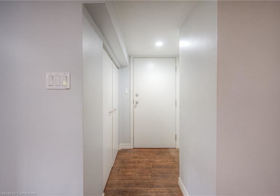 1176-union-street-kitchener-ontario-40744630