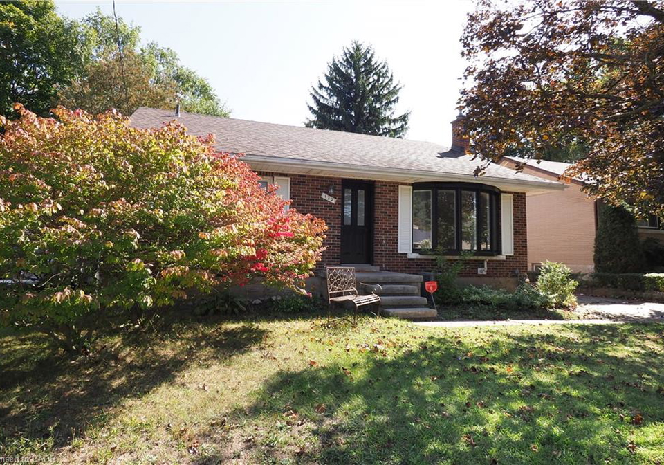 122-boehmer-street-kitchener-ontario-40744879