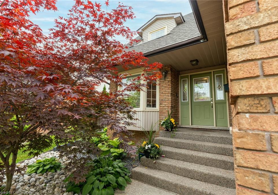 12-sutton-court-hamilton-ontario-40744934