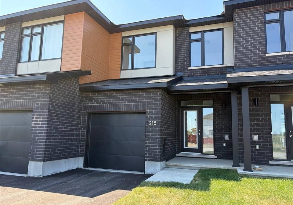 215-hampshire-place-stittsville-ontario-40745018