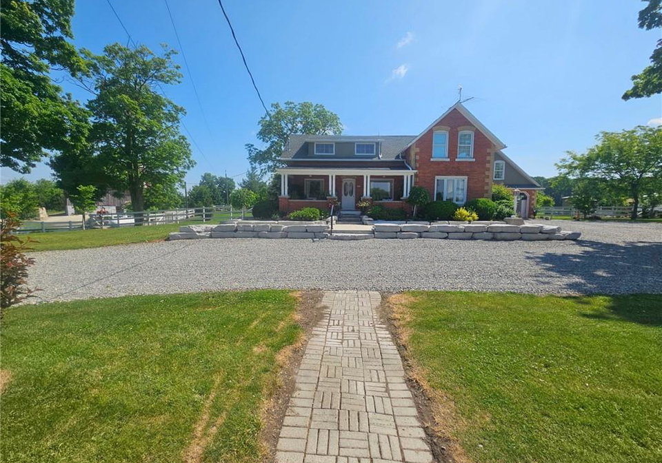 1028-river-road-caledonia-ontario-40745112
