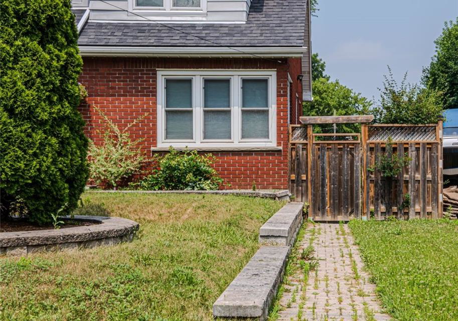 97-walnut-street-brantford-ontario-40745202