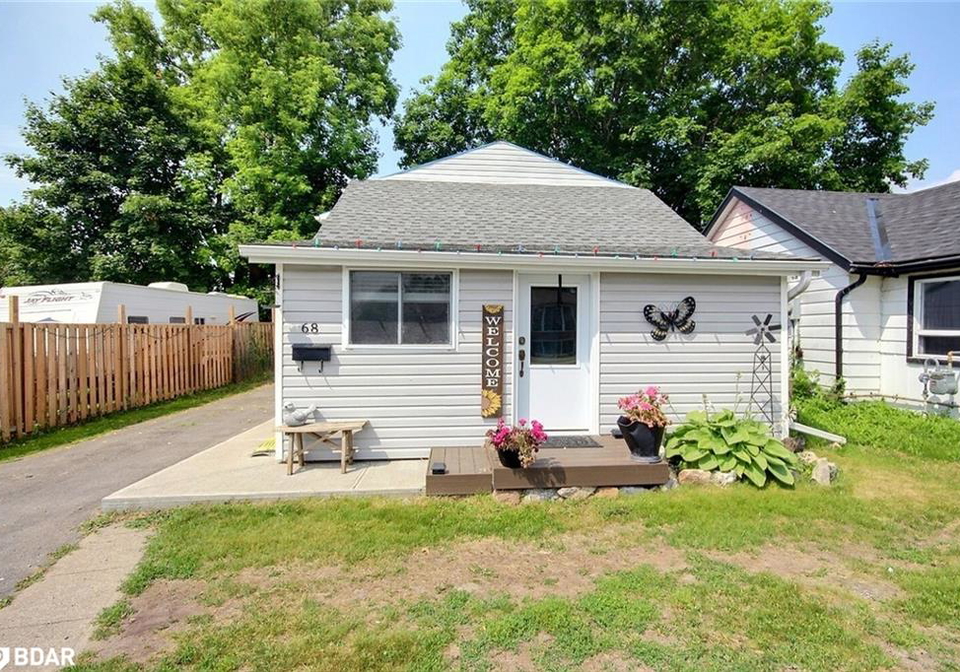 68-water-street-trenton-ontario-40745290